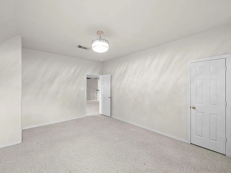 5526 Darschelle Dr — Photo 36