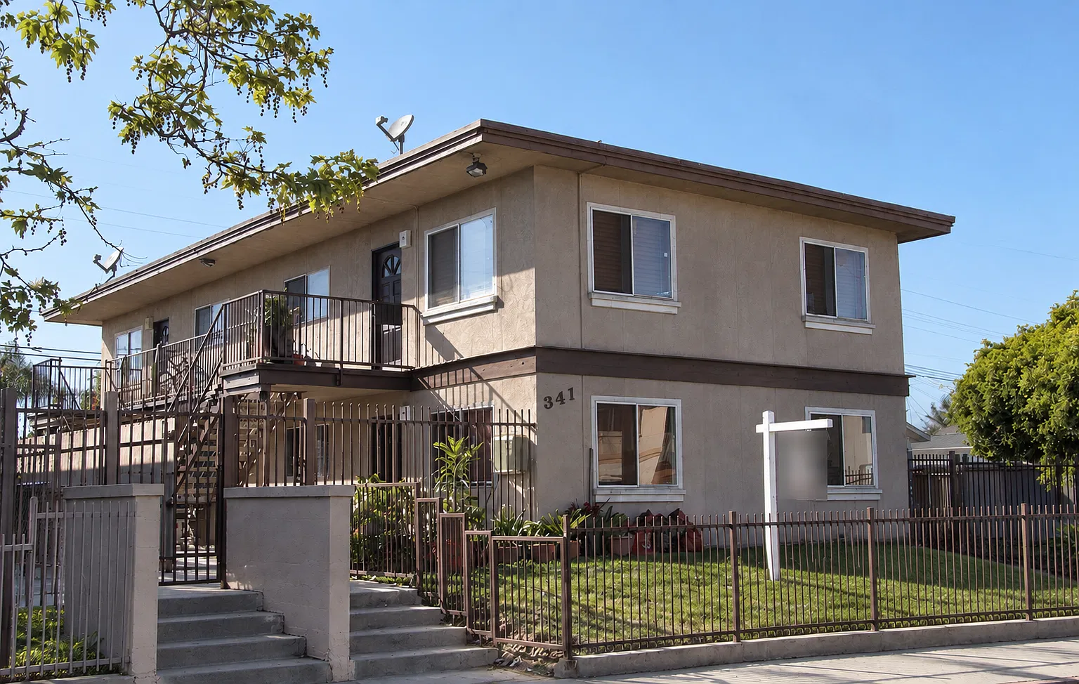 2 bed, $2,095 — Photo 1
