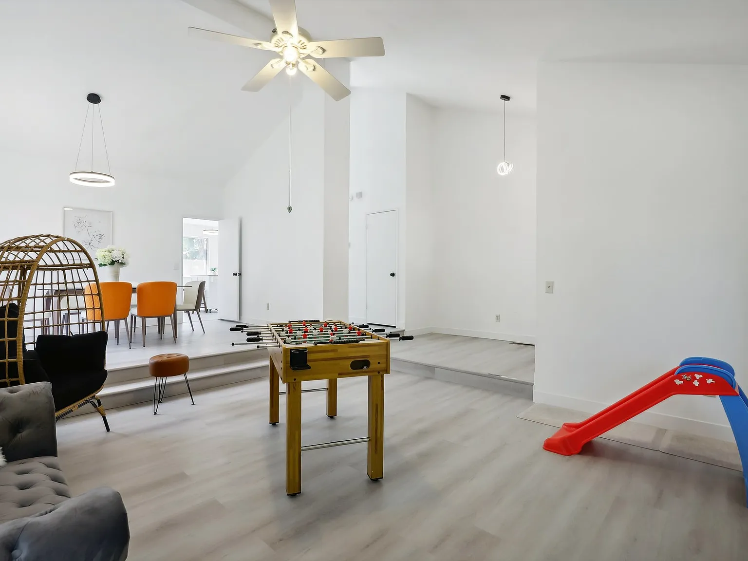 8560 Fern Crest Way — Photo 3