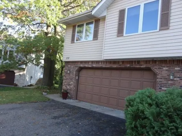218 Galtier Pl, Shoreview, MN 55126
