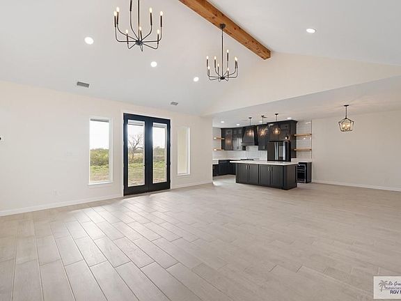 2nd image of 407 Valle Alto Dr