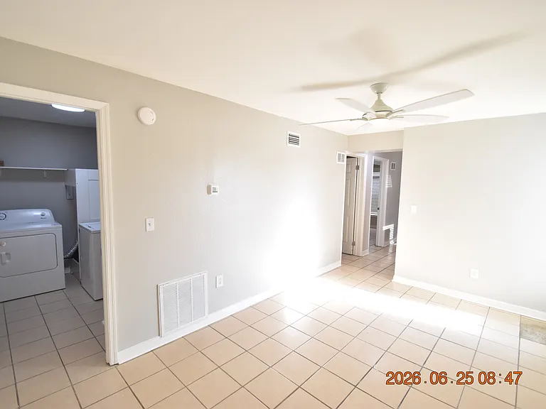 1254 Grove St #B — Photo 6