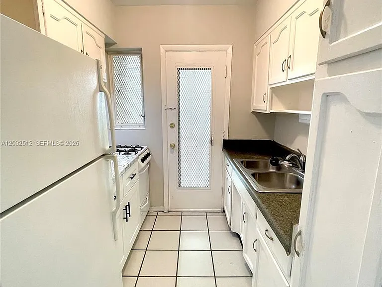 825 Euclid Ave #9 — Photo 5