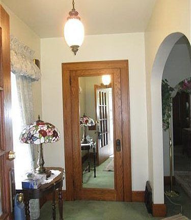 3rd image of 127 Meadowbrook Ave
