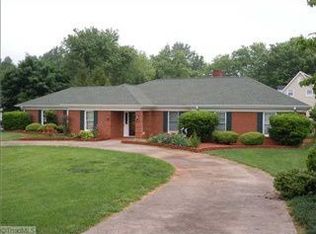 6731 Amberley Ln, Clemmons, NC 27012