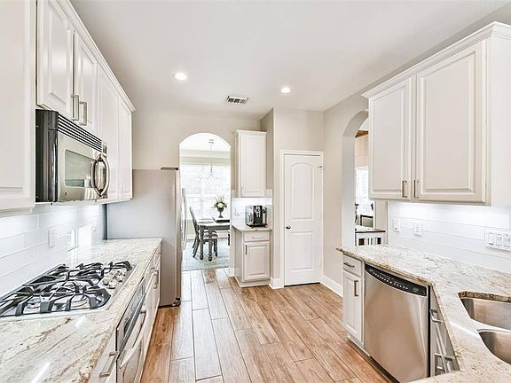 5th image of 13907 Wessex Park Dr