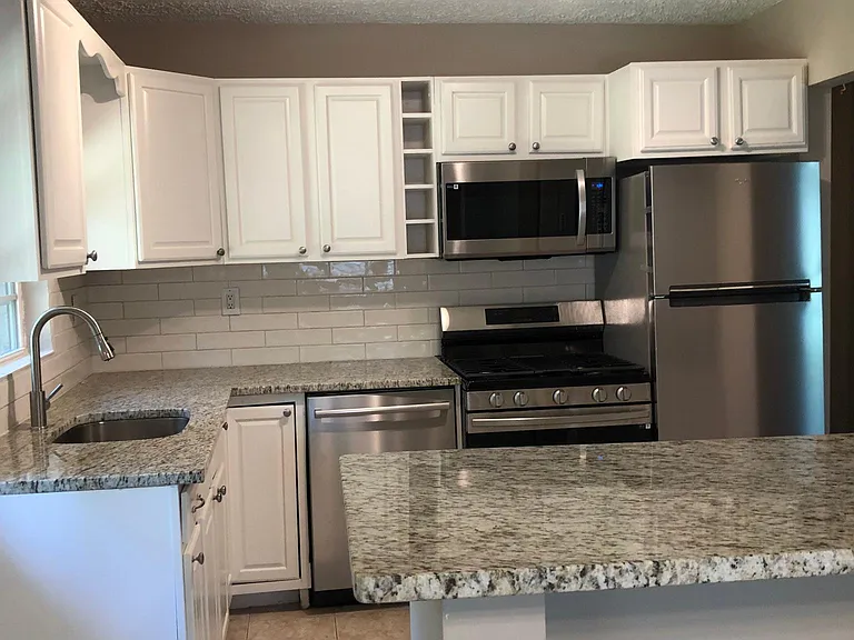 580 Daniel Ave — Photo 6