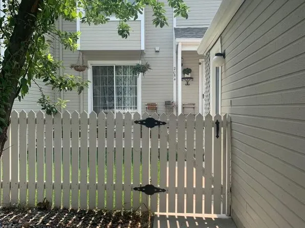 2054 Sunridge Cir, Broomfield, CO 80020