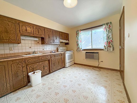 4th image of 5824 S Archer Ave APT 2B
