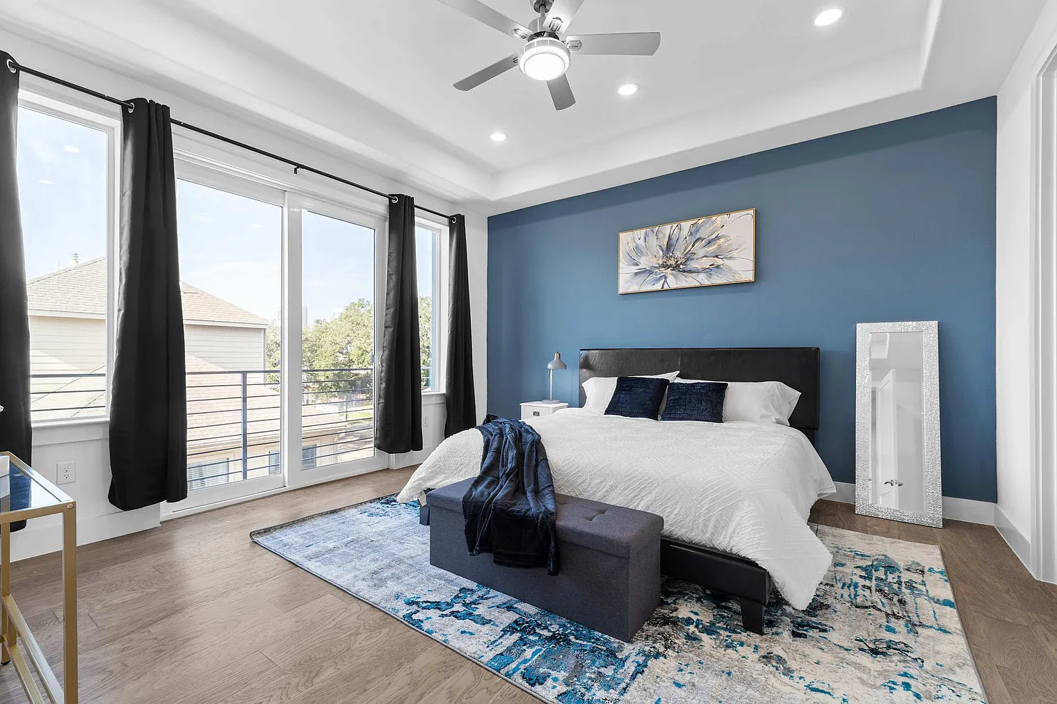 3 bed, 3.0 bath, 2497 sqft, $5,682 — Photo 4