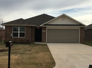 10240 Hidden Village Dr, The Village, OK 73120