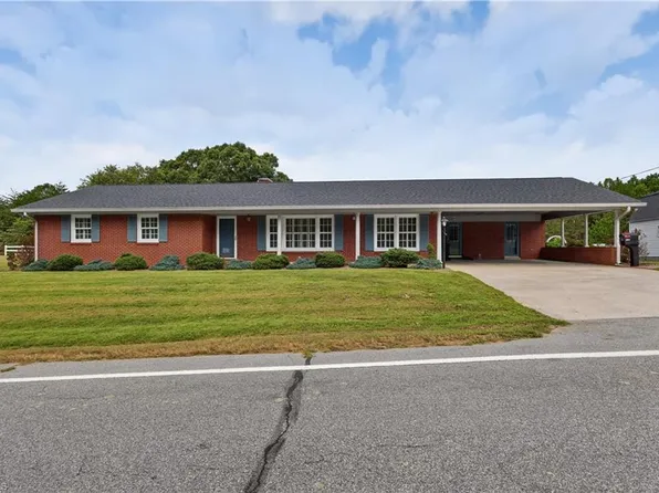 2587 State Highway 8 N, Danbury, NC 27016