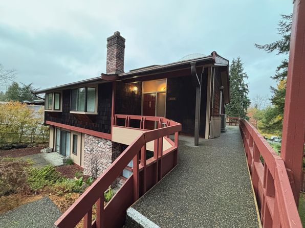 9008 Sand Point Way NE