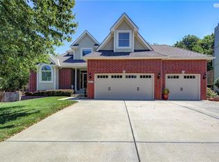 2812 SW Saddlewood Dr, Lees Summit, MO 64081