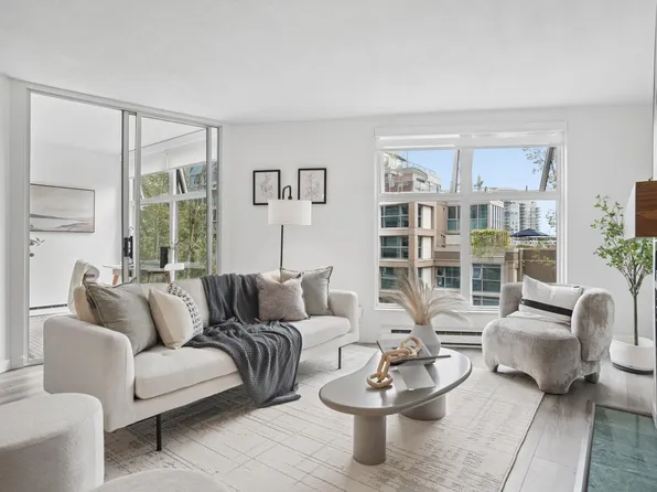 1331 Homer St #B408, Vancouver, BC V6B 5M5