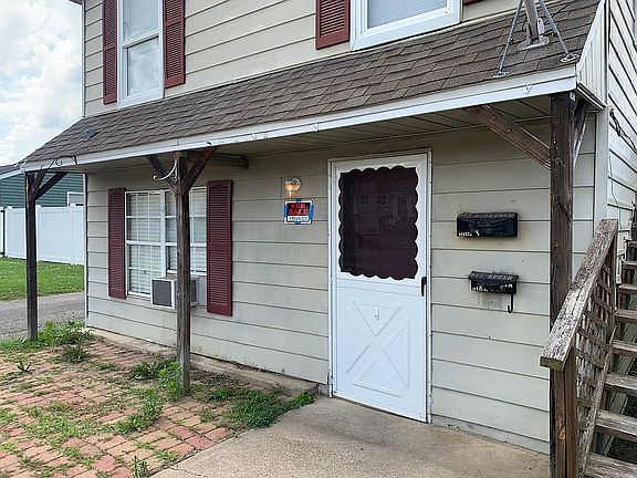 Garage apartment (lower) 