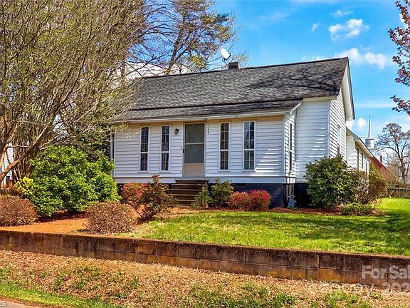 3rd image of 145 Duke St