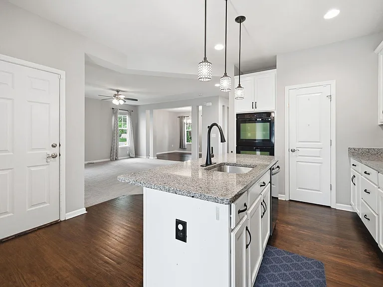 15521 Ann Arden Ave — Photo 9