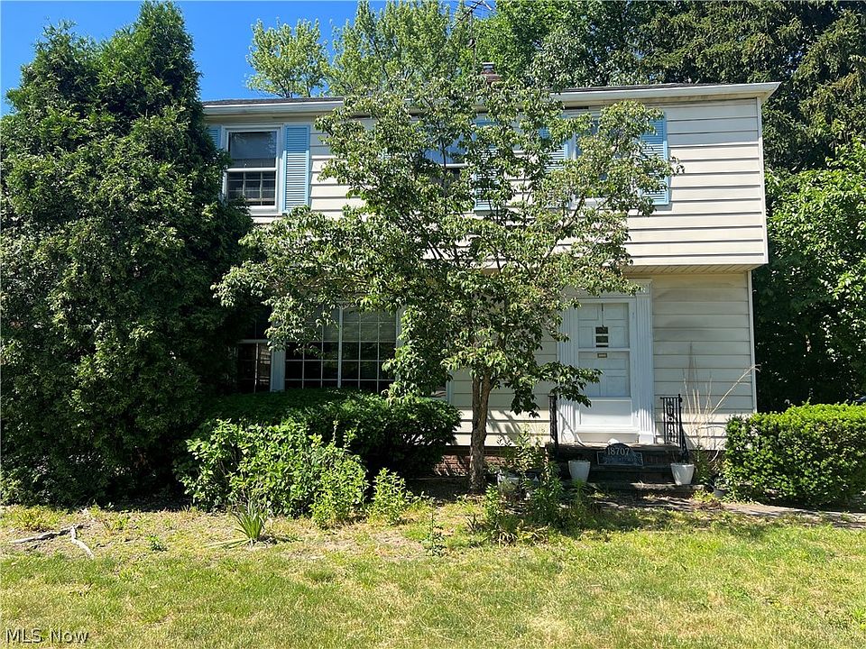 2nd image of 18707 Fairmount Blvd
