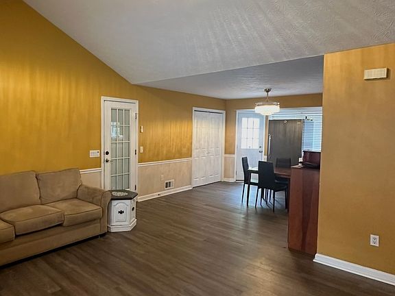4th image of 4737 Coker Dr #C