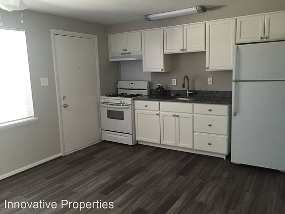 3rd image of 410 Hammond Pl