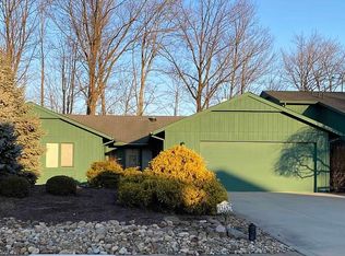 13487 Trails Edge Ct, Strongsville, OH