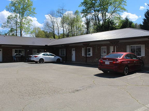 2nd image of 71 Blackhawk Rd #9
