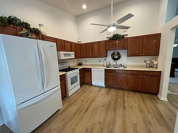 4th image of 2388 Creedmore Ct
