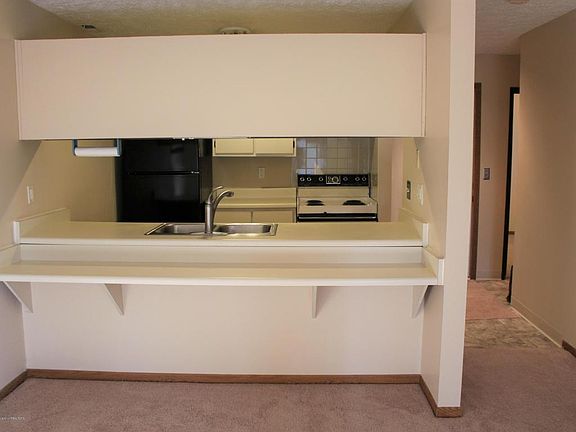 3rd image of 1460 E Pond Dr APT 22