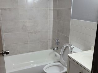 169 Oliver Ct, Schaumburg, IL 60193