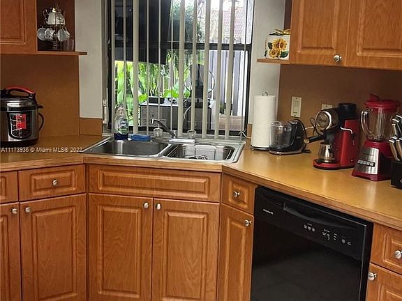 5th image of 15272 SW 46th Ln #H66