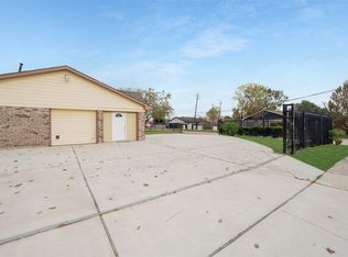 11614 Sandrock Dr, Houston, TX 77048