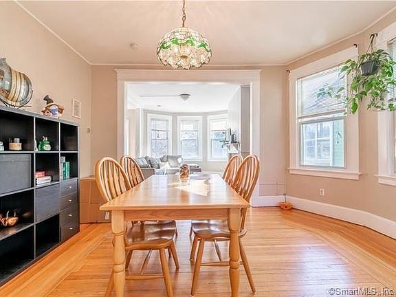 3rd image of 6 Barnett St Unit 2