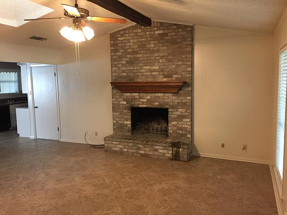 2nd image of 505 Oxford Ave