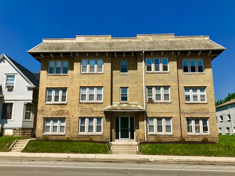 1st image of 2767 N Holton St APT 4