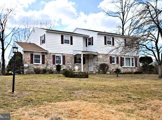 82 Serene Dr, Holland, PA 18966