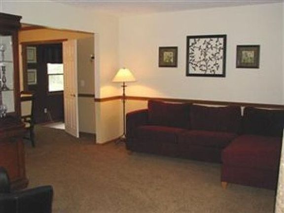 4th image of 519 Ashley Cir