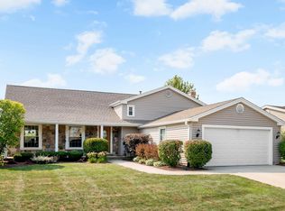425 Philadelphia Ave, Westmont, IL 60559