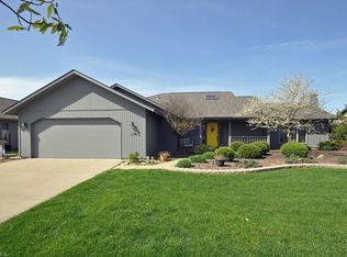 32766 Fallhaven Cir, North Ridgeville, OH 44039