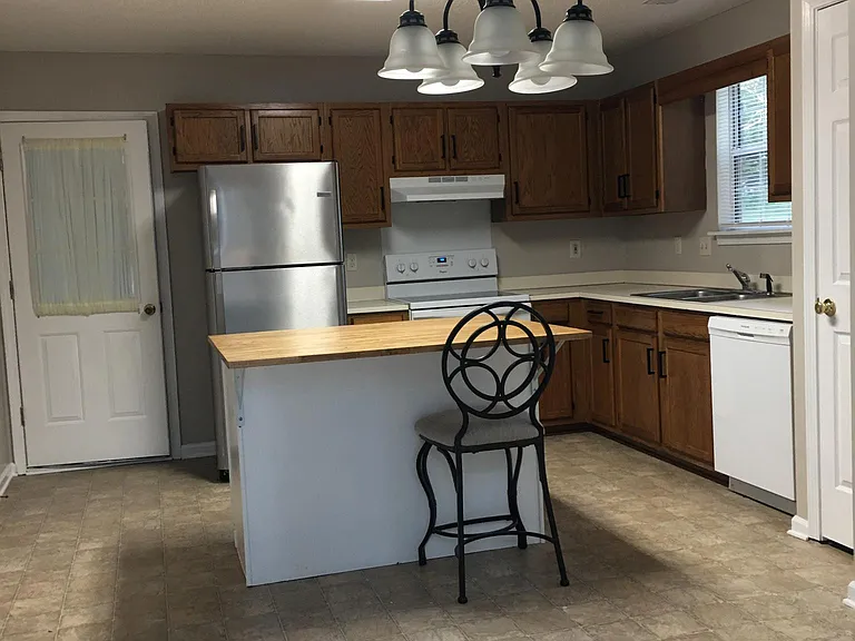 212 Pin Oak Dr — Photo 5