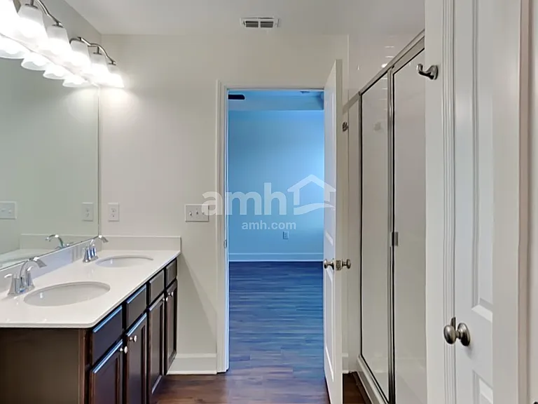 2114 Saffron Walden Dr — Photo 17