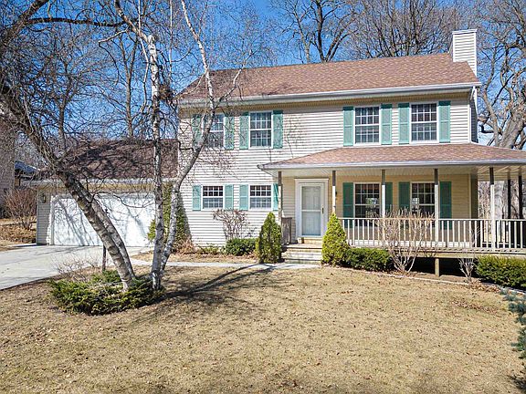 3rd image of 3311 Essex Dr