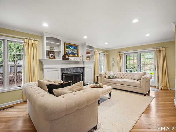 3rd image of 152 Hollyberry Road