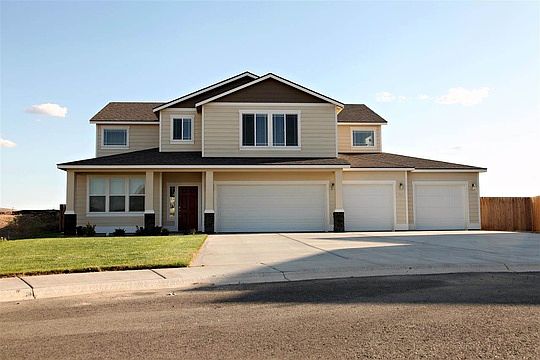 1st image of 751 Pikes Peak Dr
