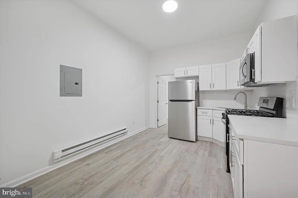 1418 W Erie Ave — Photo 3