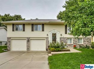 11748 Meredith Ave, Omaha, NE 68164