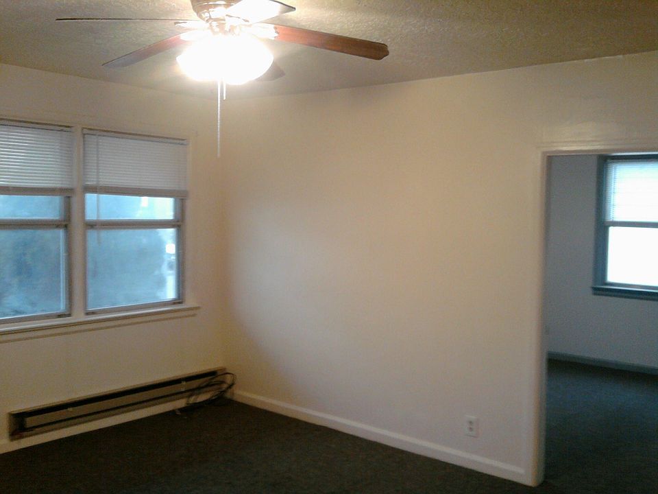 1st image of 253 S Lee Ave APT 4