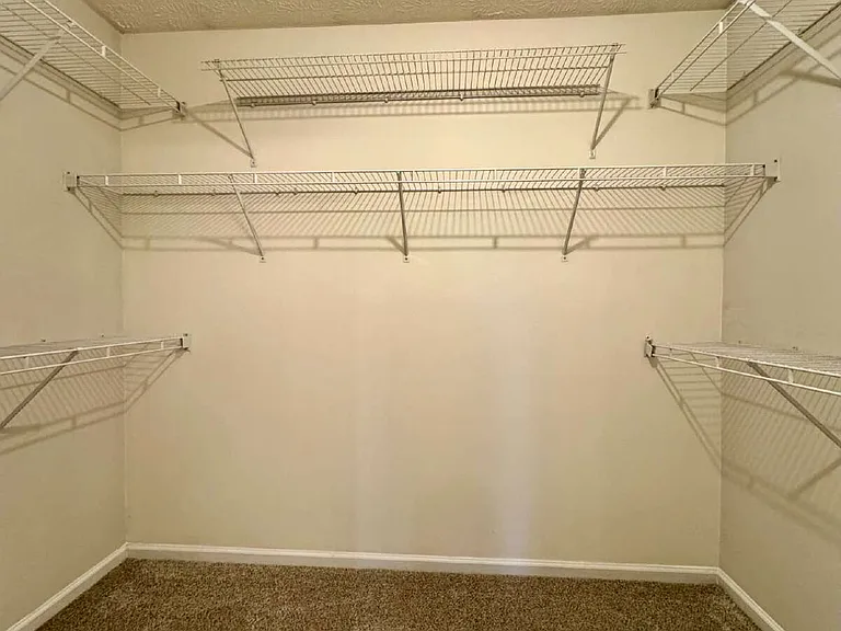 115 Zane Dr — Photo 16