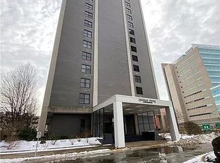 112 Washington Pl APT 17C, Pittsburgh, PA 15219