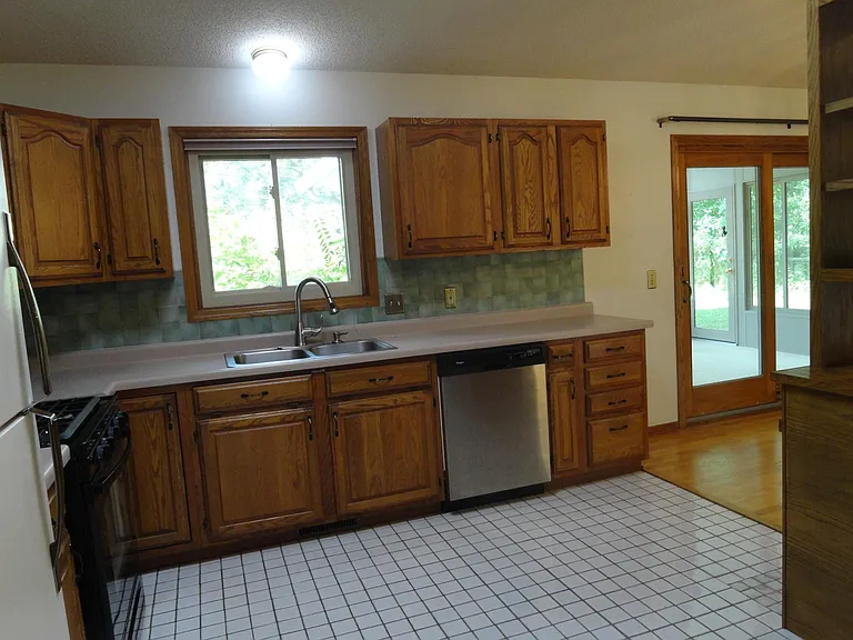 503 24th St SW — Photo 9